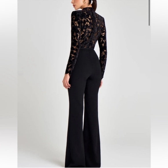 ✨NWT✨Nadine Merabi Eleanor Wide Leg Jumpsuit Black Velvet Long Sleeve Size 12 - Picture 2 of 7